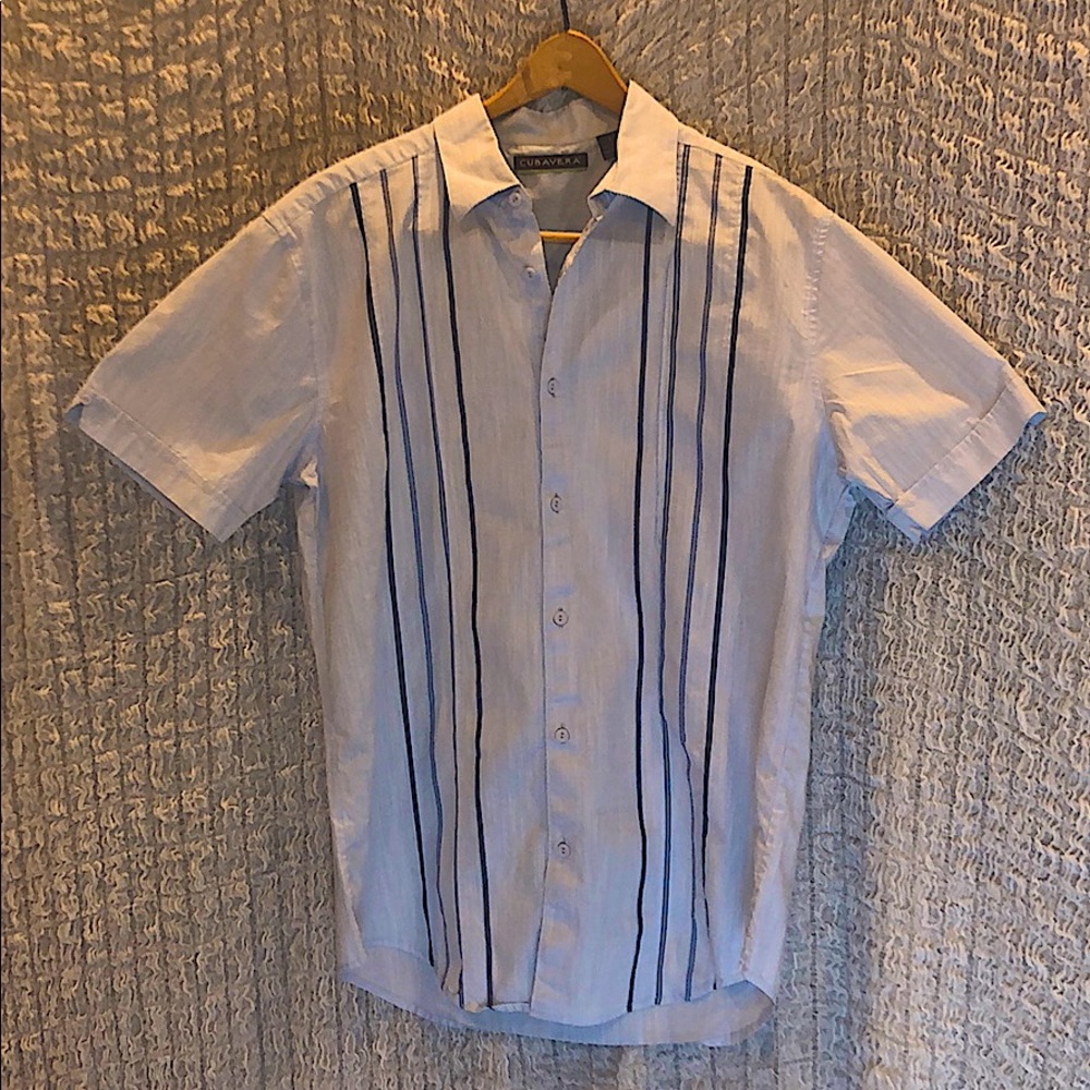 Cubavera button up shirt.Short sleeves.Light blue.